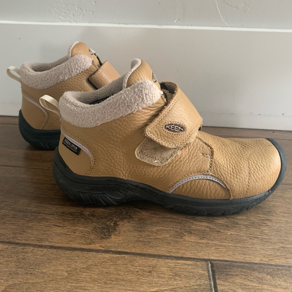 Keen waterproof kids Kootenay boots